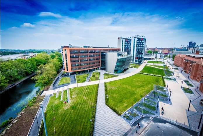 Această imagine are atributul alt gol; numele fișierului este Universitatea-de-Montfort-Leicester-1.jpg